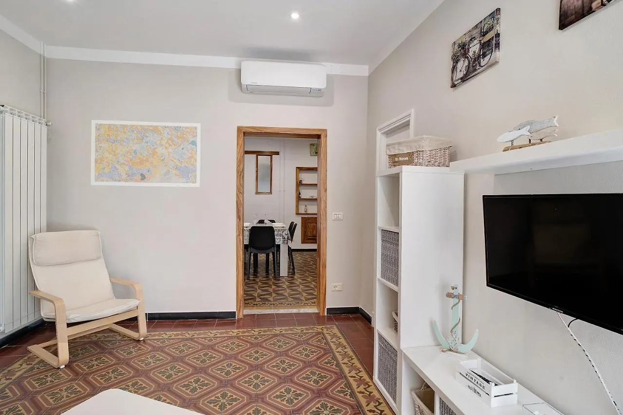 Casa Acqua Mare Parasio Imperia Apartment